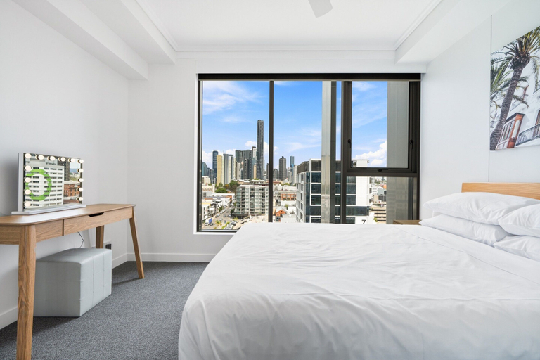 Room 3, Chic 1 Bed Inner-city Retreat With Pool and Views, Fortitude Valley