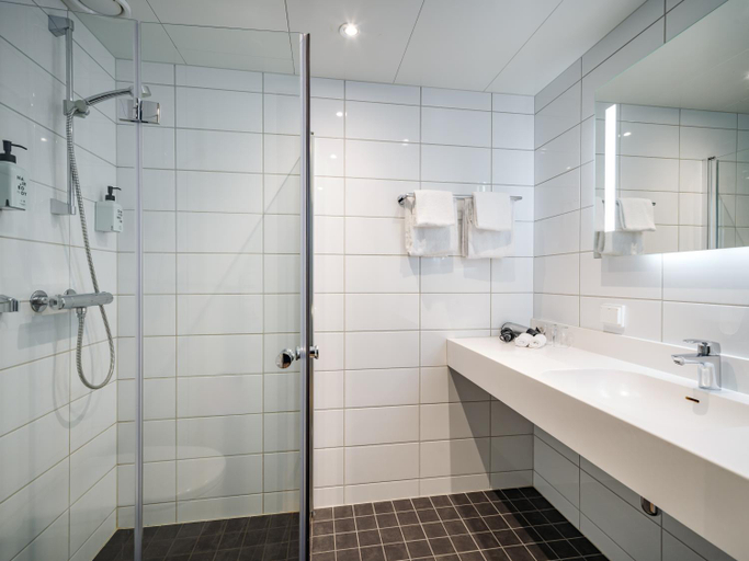 Bathroom 3, Quality Hotel Grand Tromsø, Tromsø