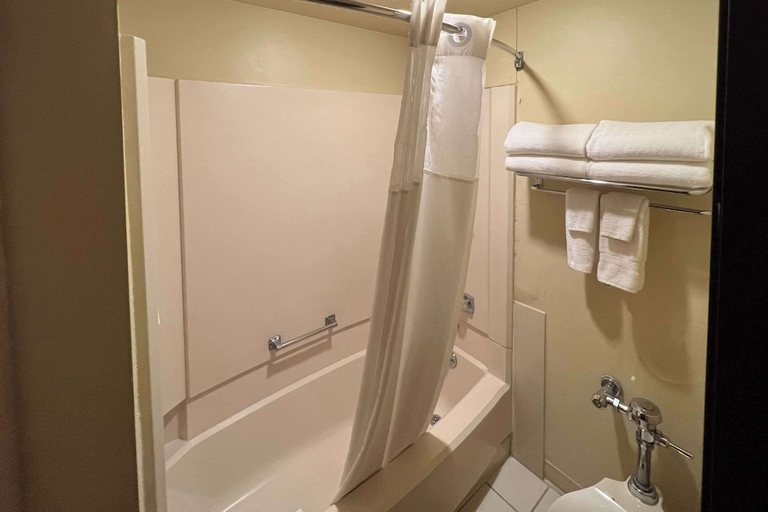 Bathroom 5, Quality Inn Pagosa Springs, Archuleta