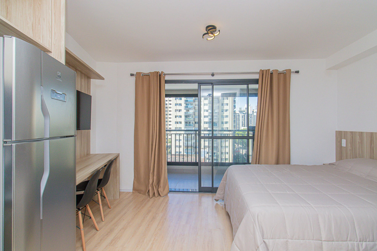 Room 1, Studio com Varanda e Academia pr Ximo ao Metr, São Paulo