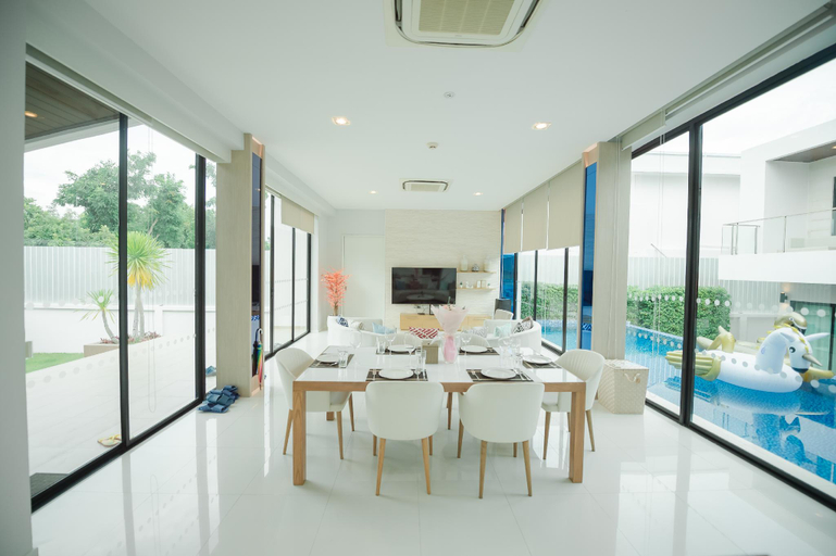 Food & Drinks 5, Movenpick Pool Villa 2 Floor by Hello Pattaya, Sattahip