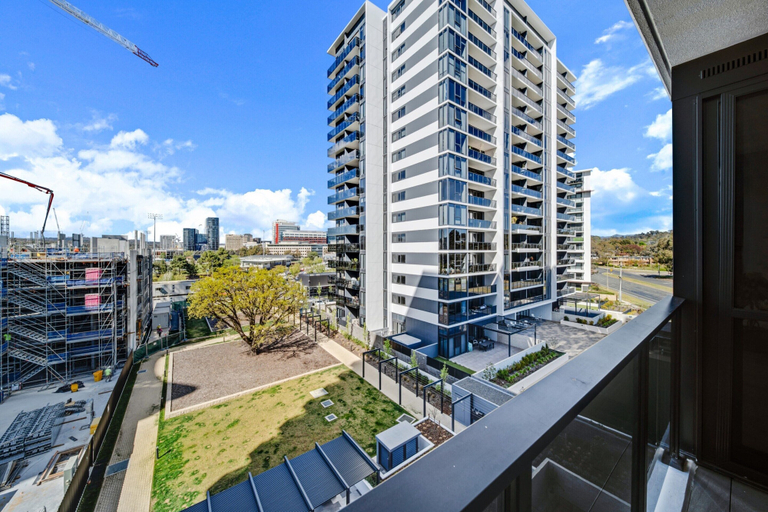 Property grounds, Chic 1-bed With Sophisticated Decor,, Canberra