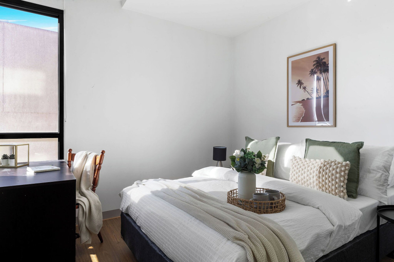 Bedroom 3, A Chic 2BR Apt Near Melbourne Uni, Free Parking, Melbourne