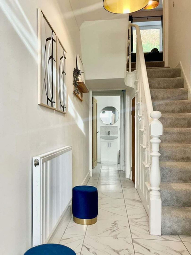 Exterior 3, Cozy & Spacious 3-bedroom Home, Swansea