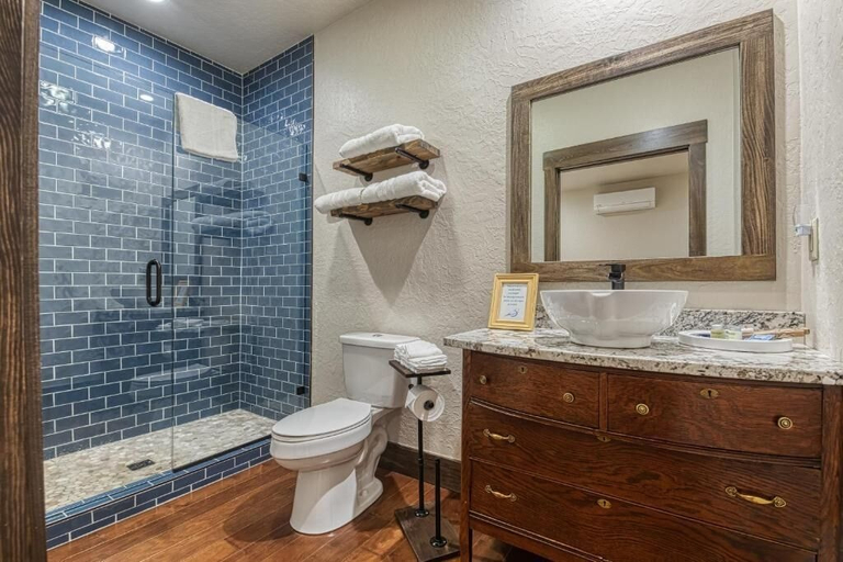Bathroom 3, Bluebird Place, Beckham
