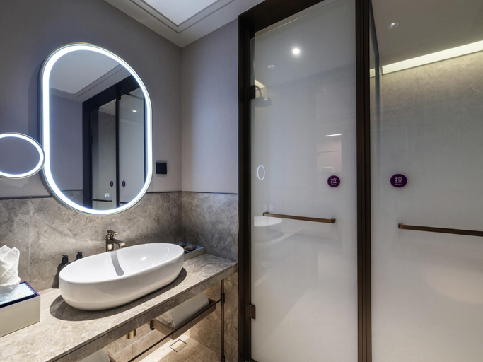 Bathroom 5, Mercure Shanghai Jinqiao, Shanghai