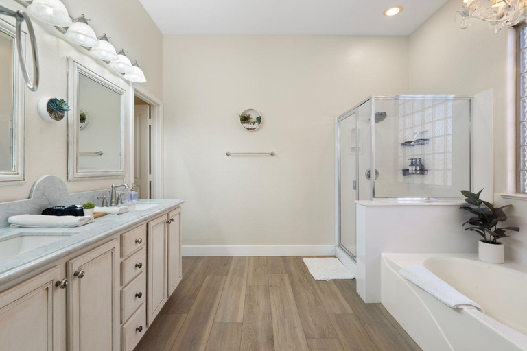 Room 5, Dublin in Gilbert With 4 Bedrooms and 2 Bathrooms, Maricopa