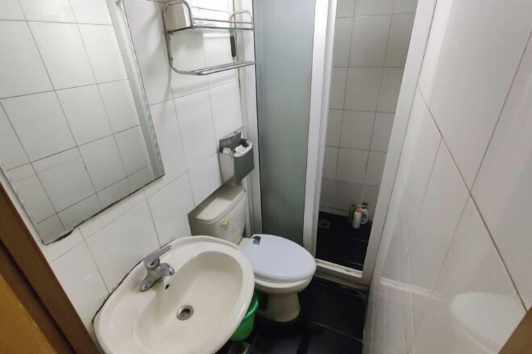 Bathroom 2, Jinying Hostel, Shanghai