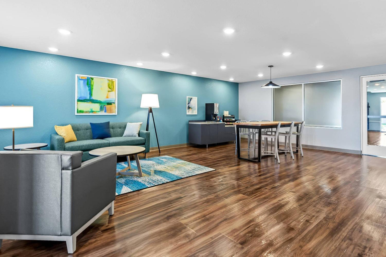 Public Area 2, WoodSpring Suites St Peters-OFallon, Saint Charles