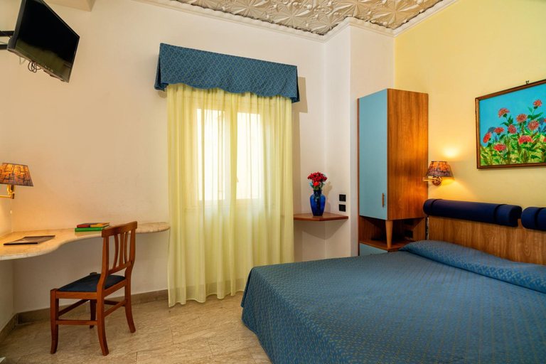 Bedroom 2, Vello d Oro, Messina