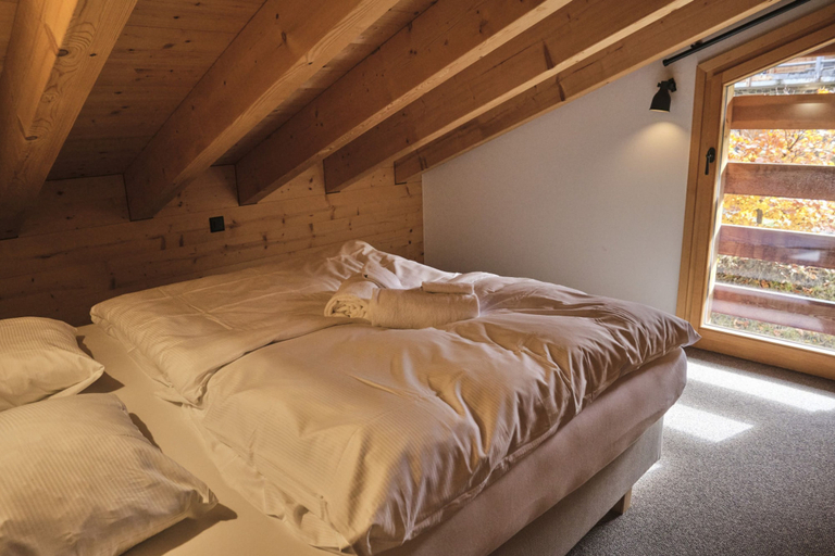 Room 4, Beautiful Luxury Chalet Veyon With Incredible Views, Martigny