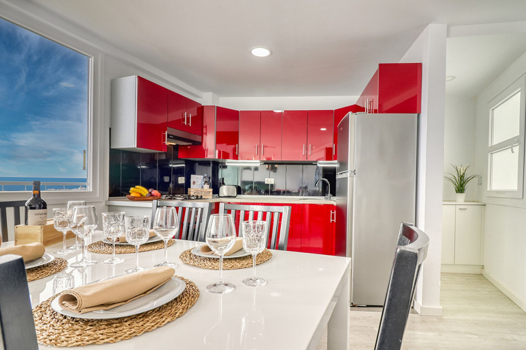Room 5, Spacious Central Apt w Private Parking Ocean View, Santa Cruz de Tenerife