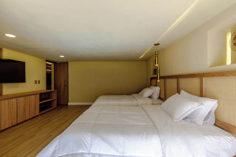 Room 2, w Chic 2BR w Balcony in Cartagena Historic Center, Cartagena de Indias