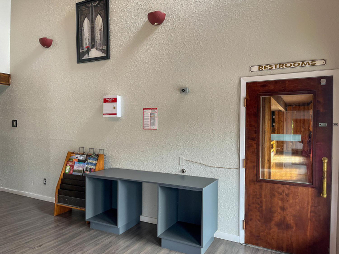 Public Area 2, Motel 6 Merritt BC, Thompson-Nicola