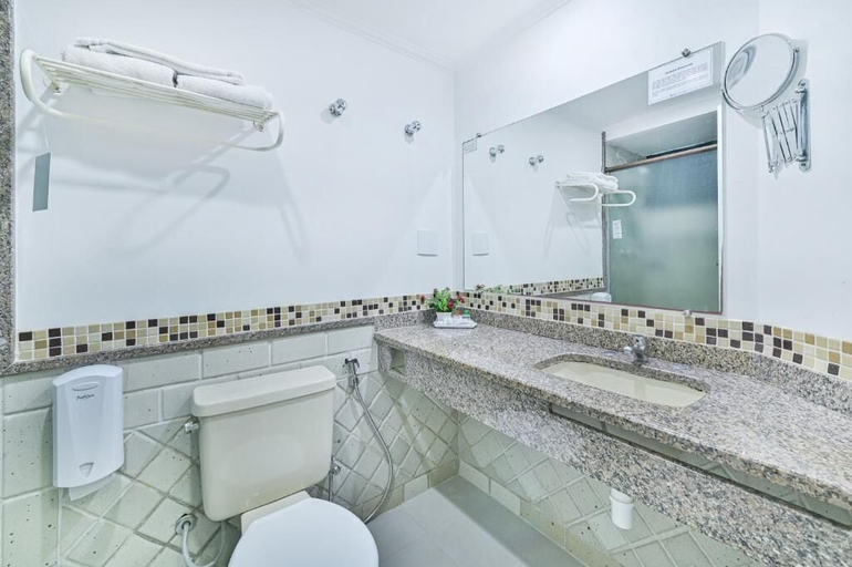 Bathroom 3, Hotel Dan Inn Campinas Cambui By Nacional Inn, Campinas