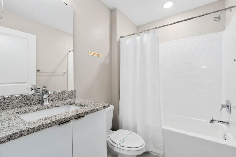 Room 3, Super Close- Disney s Parks w Theme Rooms Pool, Orange