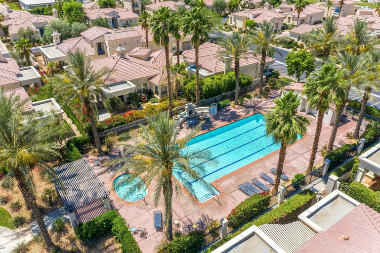 Room 3, Bright Desert Villa w Pool Tennis, Riverside
