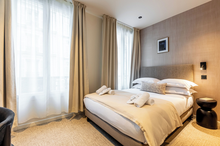 Room 5, Le White by Sweett, Paris