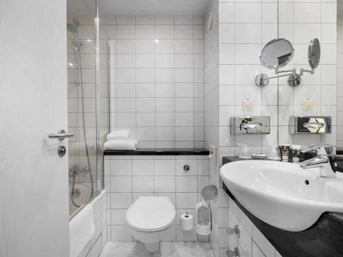 Bathroom 4, Mercure Hotel Ingolstadt, Ingolstadt