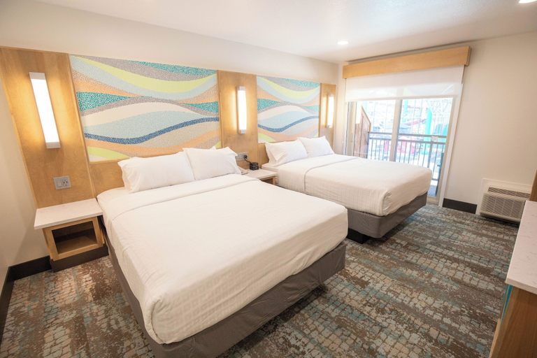 Room 1, Zehnders Splash Village, Saginaw