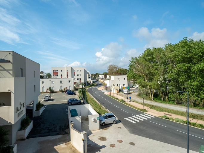 5, Seaside Apartment with Pool, Hérault
