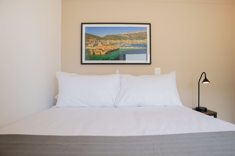 Room 5, w Lovely 1BR w Balcony in Miraflores, Lima