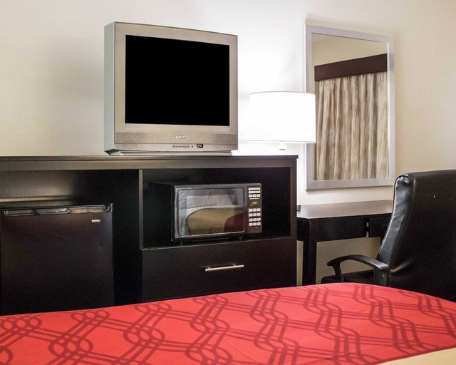 Bedroom 2, Econo Lodge Columbus West, Franklin