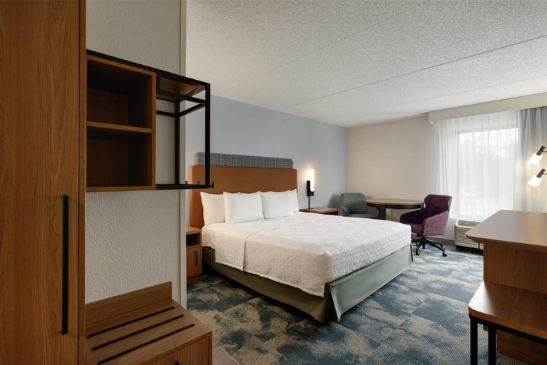 Bedroom 3, Hampton Inn Hagerstown, Washington