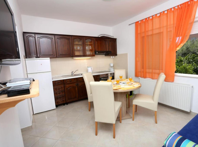 Others 3, Apartments Antonio - Trogir, Okrug