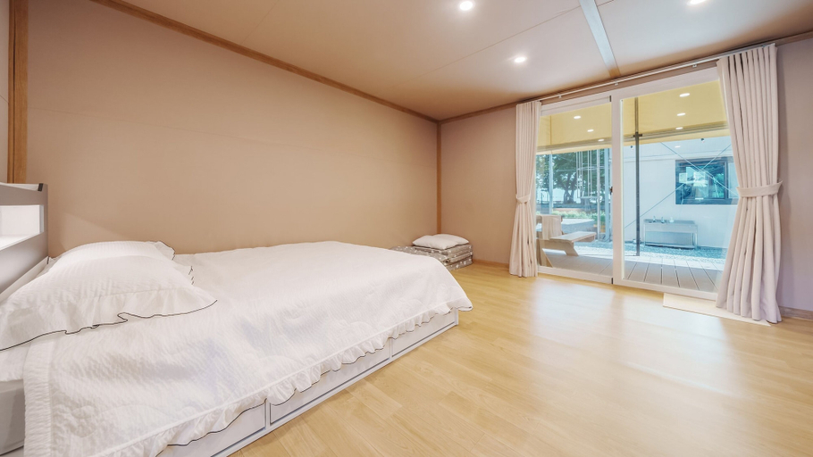 Room 3, Namhae Chojun Bada Forest Glamping, Namhae