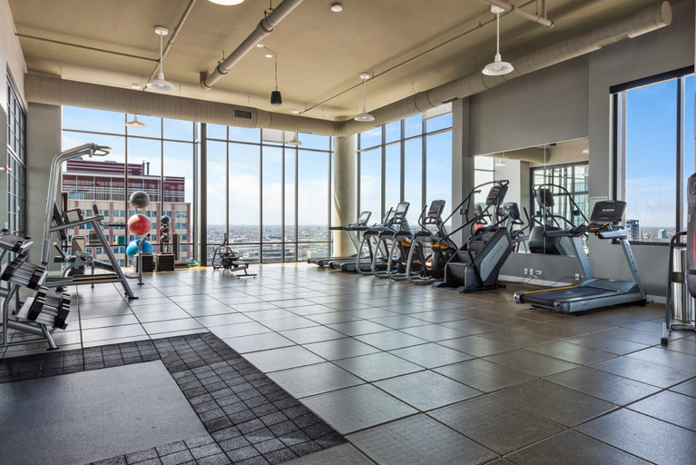 Room 4, Gold Coast Retreat Skyline Views Walkable, Cook