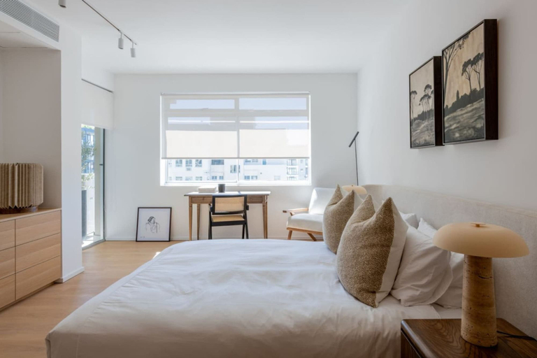Room 4, Casa Mia Lux - Sea Point 2 Bedroom Apartment, City of Cape Town