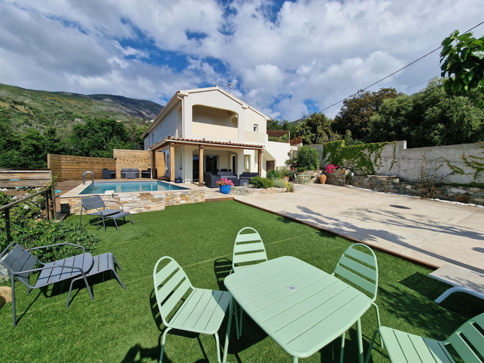 Room 5, T3 Piscine Avec Jardin Proche St-florent, Haute-Corse