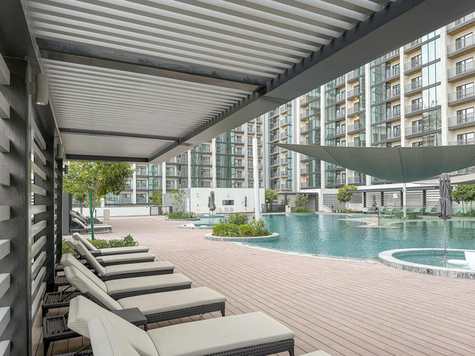 Room 5, Modern 1BR in The Crest With Pool and gym, Dubai