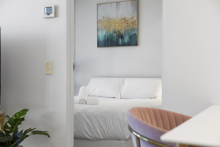 Room 5, Bright South Yarra 1 Bed Flat Near Cafes & Shops, Melbourne