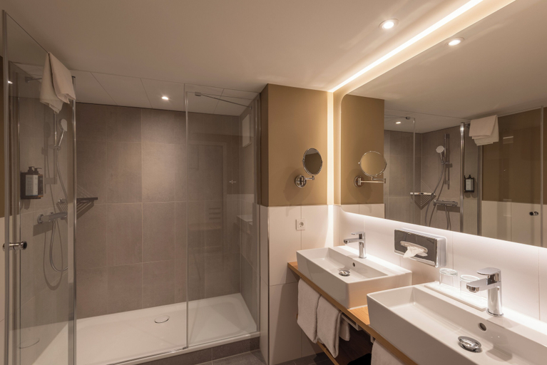 Bathroom 3, Mercure Parkhotel Mönchengladbach, Mönchengladbach
