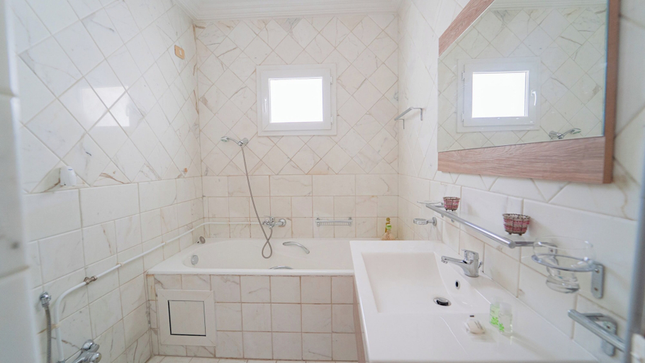 Room 5, Infinity View Spacious 3 bd With Lake View