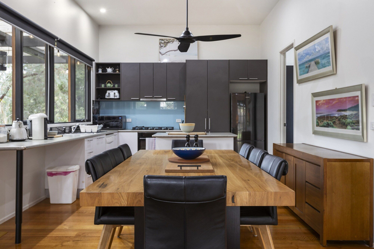Dining, Stylish 3-bedroom and Outdoor Grill and Pizza Oven, Greater Geelong - Pt B