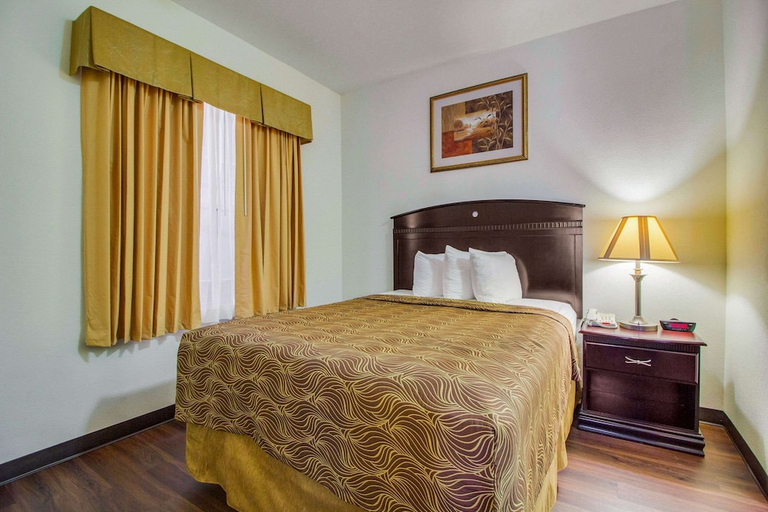 Bedroom 3, MainStay Suites Texas Medical Center/Reliant Park, Houston