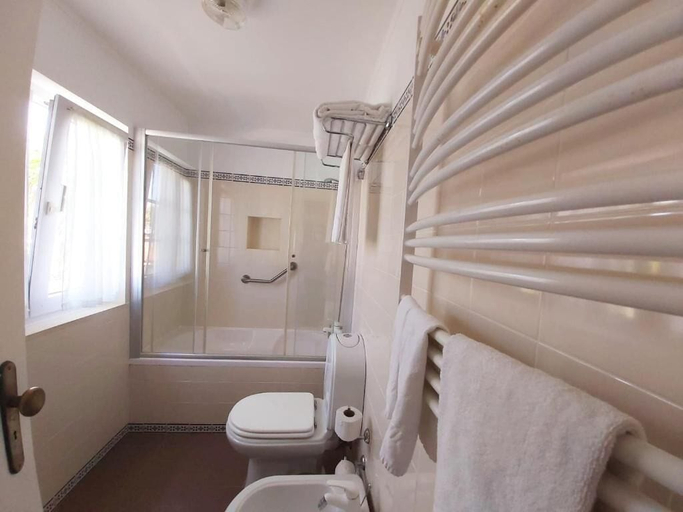 Bathroom 4, Quinta Do Moinho De Vento Duna Parque Resorts & Hotels, Odemira
