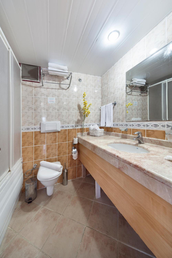 Bathroom 4, 골든 에이지 크리스탈 보드룸 - 전부 포함, Bodrum