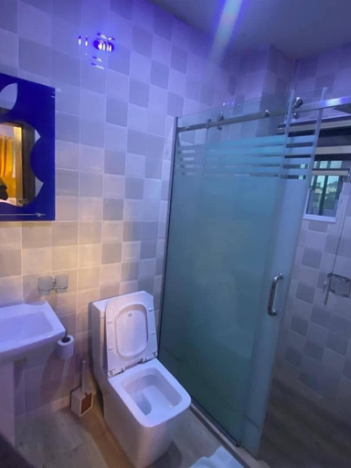Bathroom, The Moonshine Residence, NnewiNort