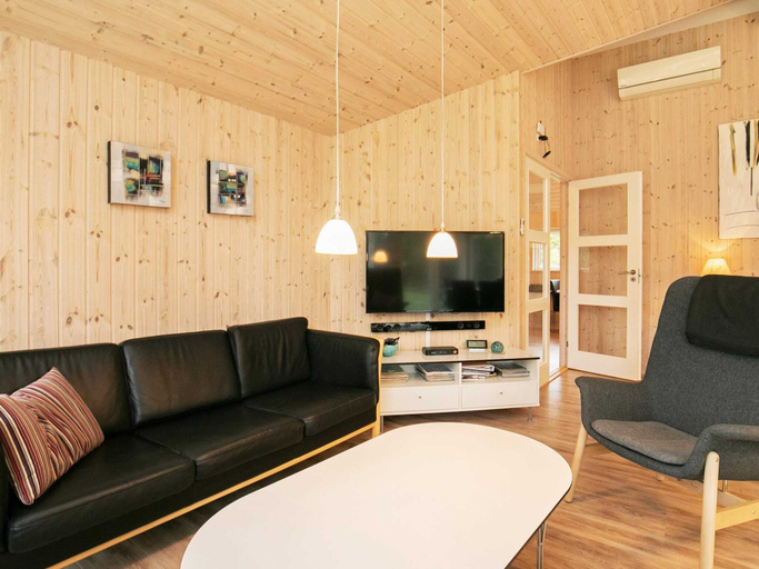 Others 3, Holiday Home in Hals, Aalborg