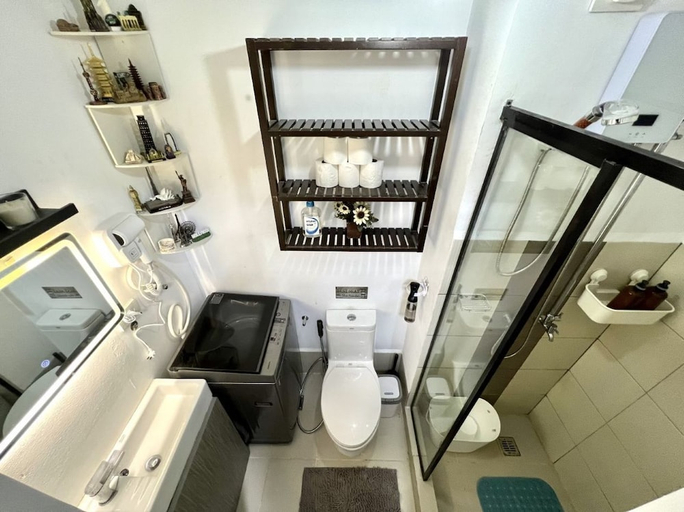Bathroom, H&H at Grace Residences, Taguig