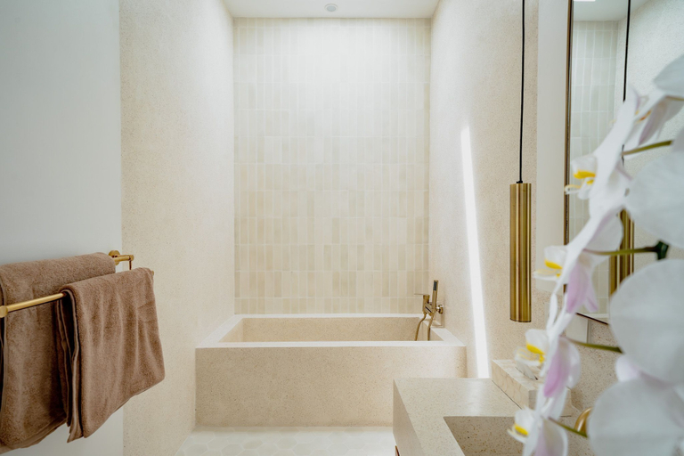 Bathroom 2, MaÏa Villa Bingin, Badung