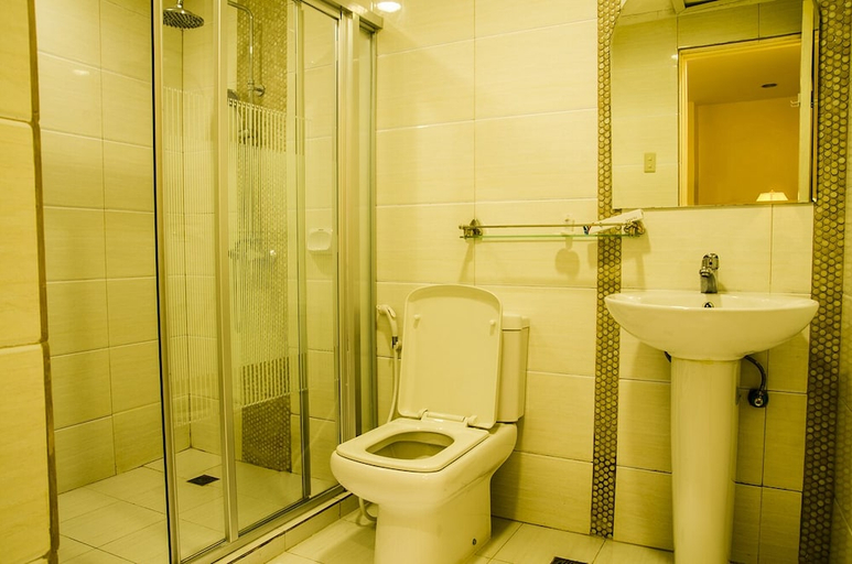 Bathroom, Dreamwave Hotel Puerto Galera, Puerto Galera