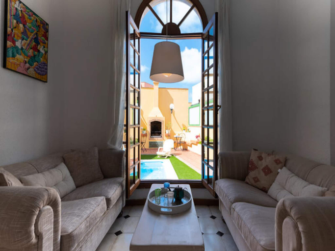 Others 3, The Yellow House - Solarium - Climatized Pool, Las Palmas