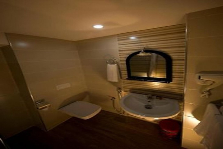 Others 2, Hotel Bournissa, Rouiba