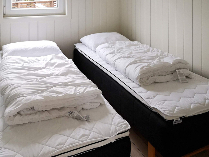 Bedroom 3, 5 Star Holiday Home in Urangsvag, Bømlo