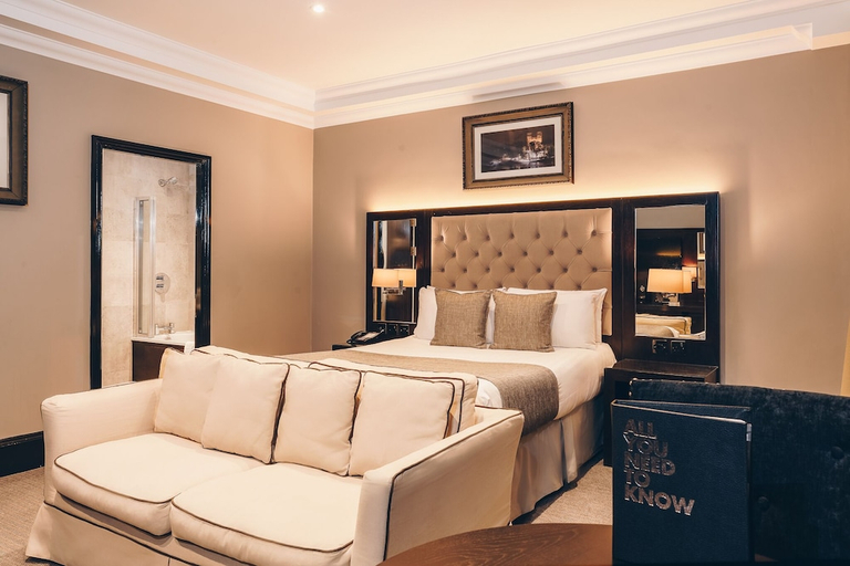Bedroom 2, The County Hotel & Aparthotel, Newcastle upon Tyne